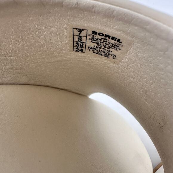 SOREL New Dayspring Leather Slide Sandal in Ivory // 7 - Picture 9 of 9